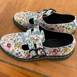 DR MARTENS | limited | floral Mary Jane’s | size 7